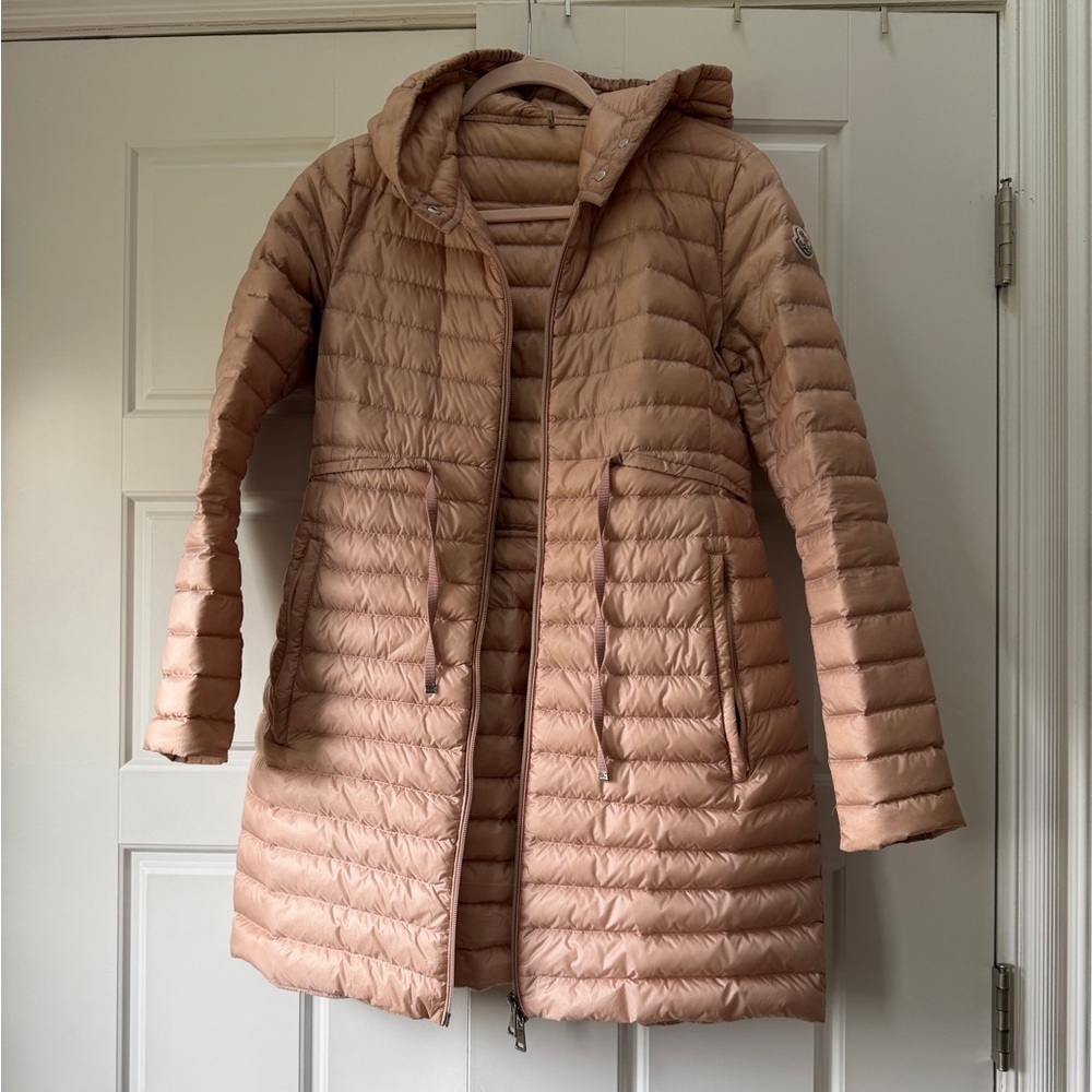 Moncler Lounge Saison Blush lightweight down coat
